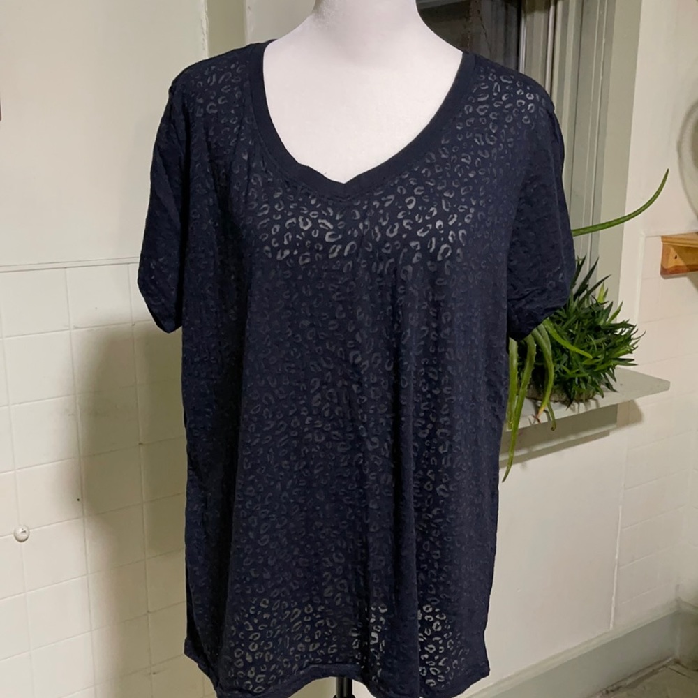 Vintage Women’s black deep V short sleeve shirt size 2X